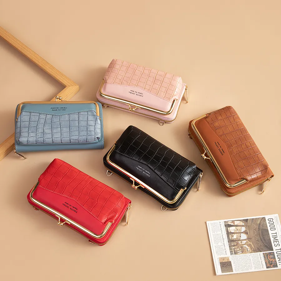 Elegant and Fashionable Checkered Design Zip Wallet for Women