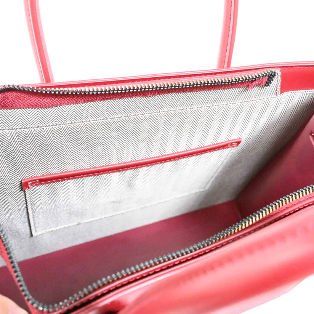 Premium Leather Handbag - Structured Tote with Reinforced Base for Everyday Elegance