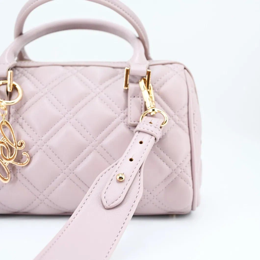 Chic Minimalist Tote Bag for Women with Stylish Pink Accents