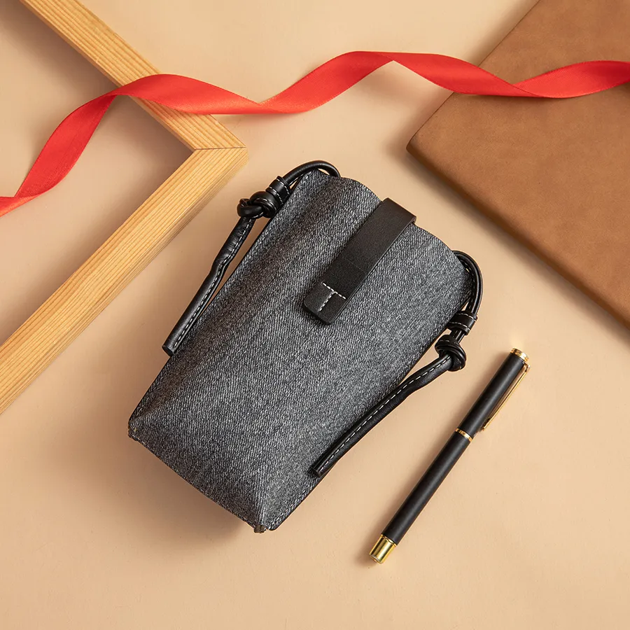 Stylish Minimalist Portable Canvas Storage Pouch for Organizing