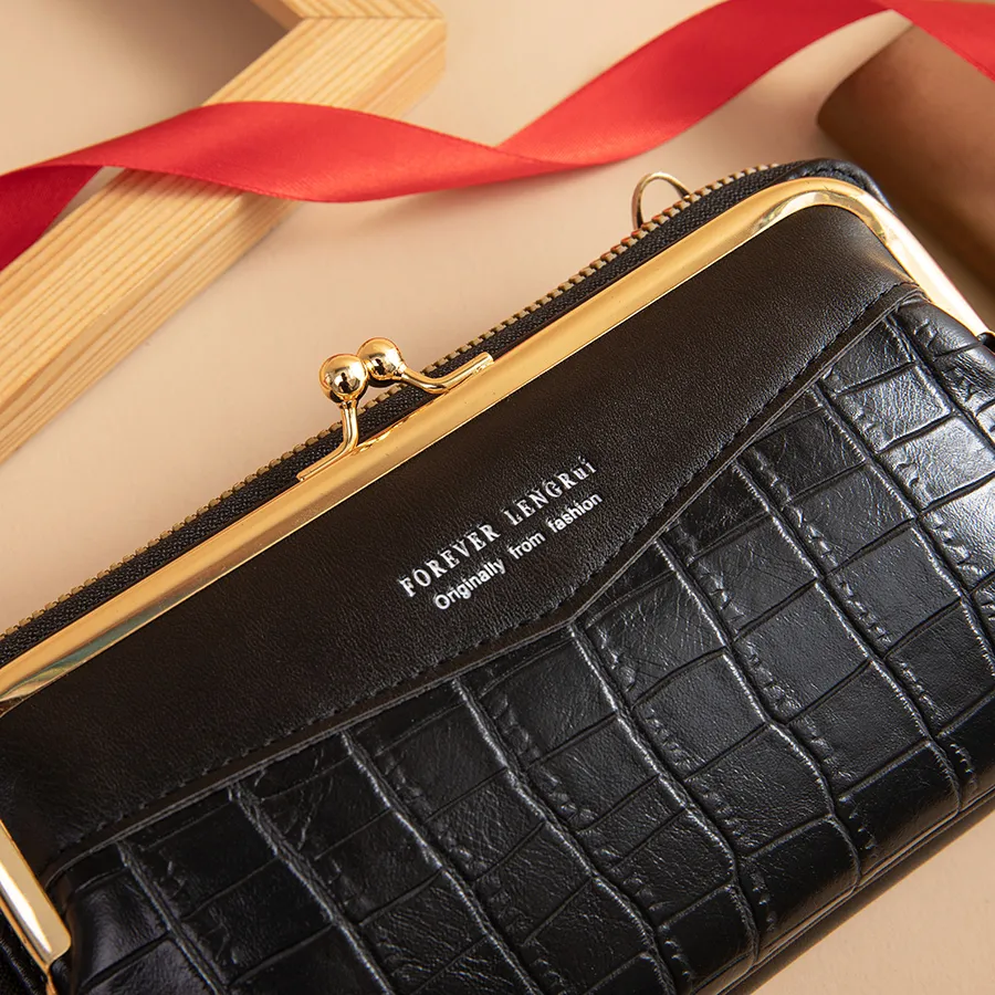 Elegant and Fashionable Checkered Design Zip Wallet for Women