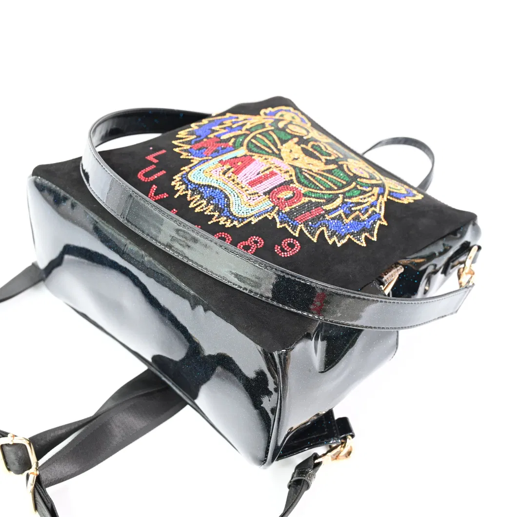 Trendy Women&prime;s Backpack with Distinctive Diamond Tiger Artwork