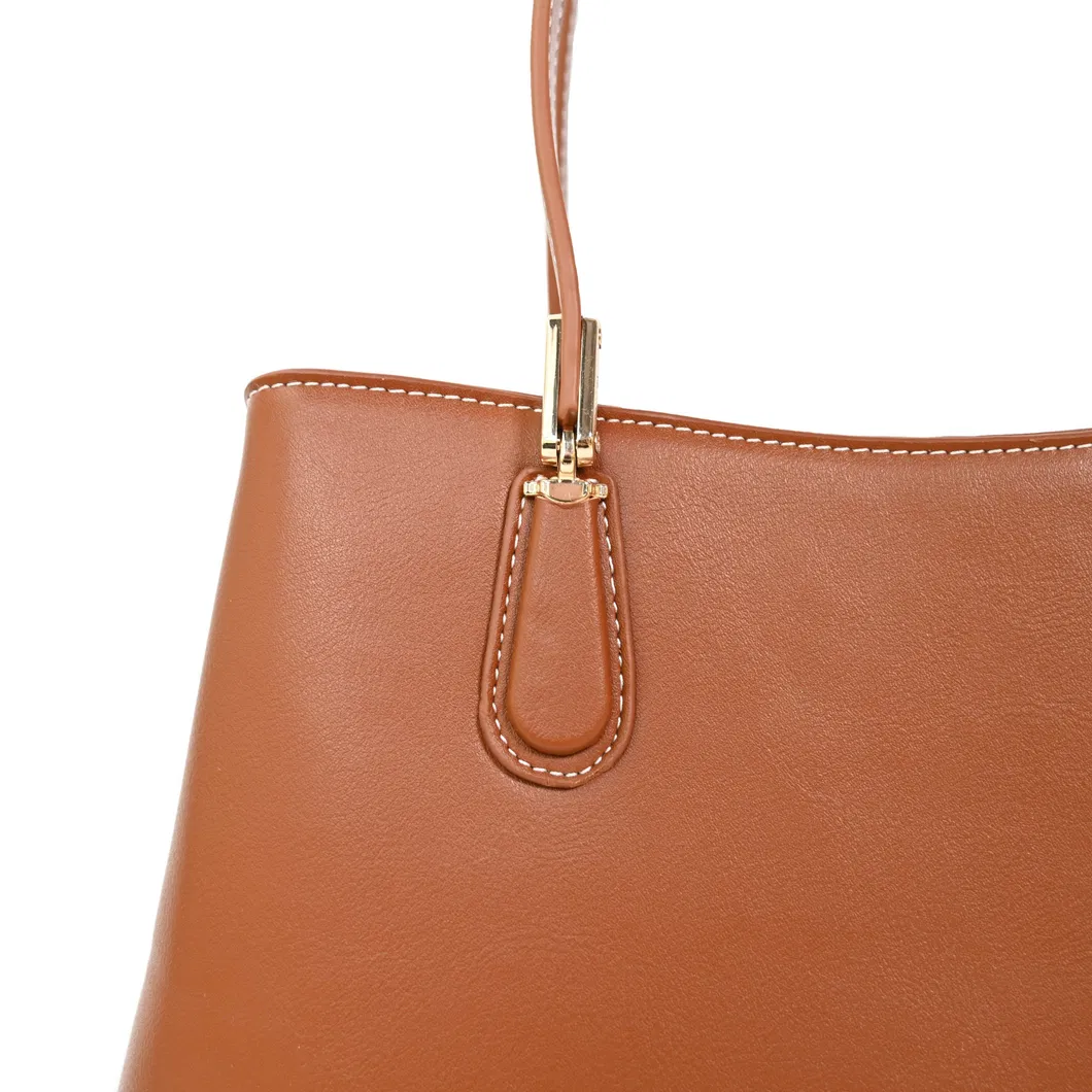 a Fashionable and Simple Ladies&prime; Handbag with Beige and Brown Splicing