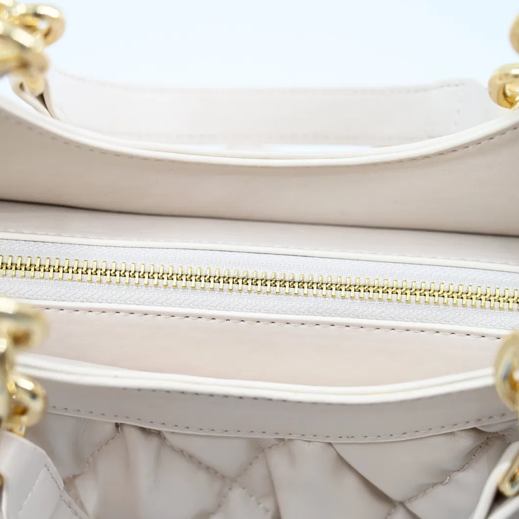 Timeless off-White Diamond-Pattern Tote: a Perfect Choice for Stylish Women
