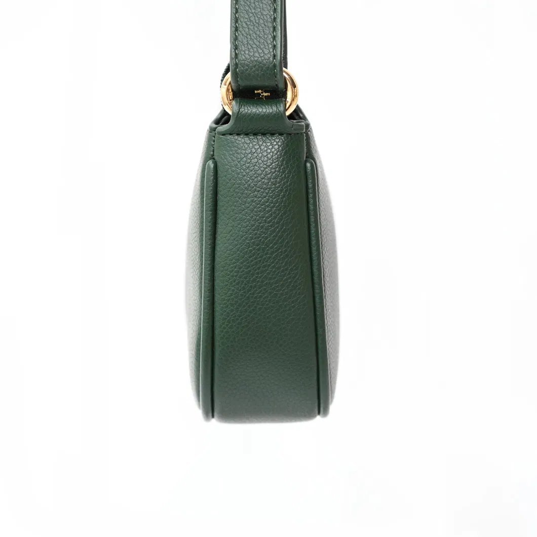 Elegant Leather Shoulder Bag for Everyday Style and Function
