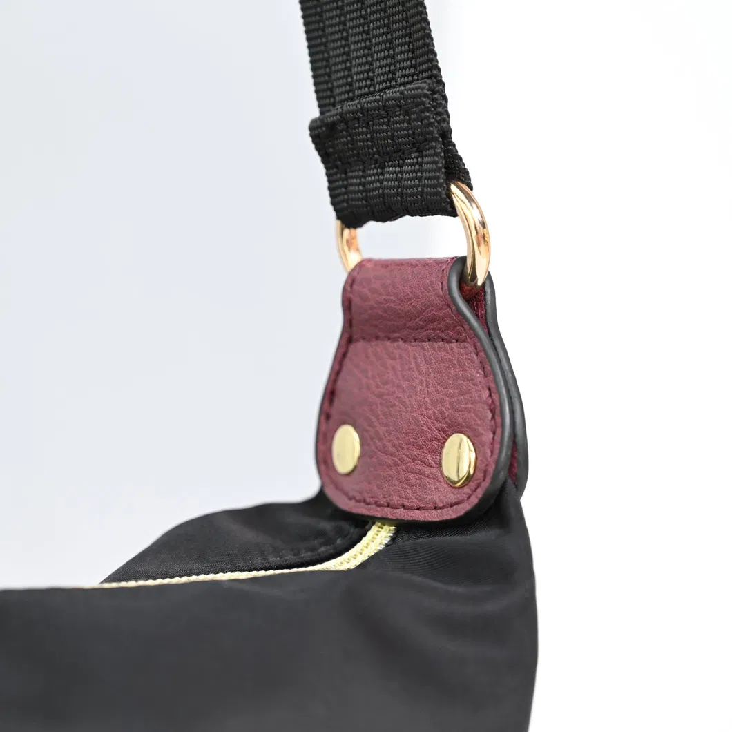 Stylish Women&prime;s Crossbody Handbag with Chic Chain Strap