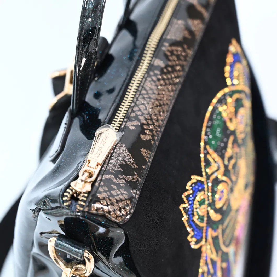 Stylish Women&prime;s Backpack with Eye-Catching Tiger Diamond Pattern