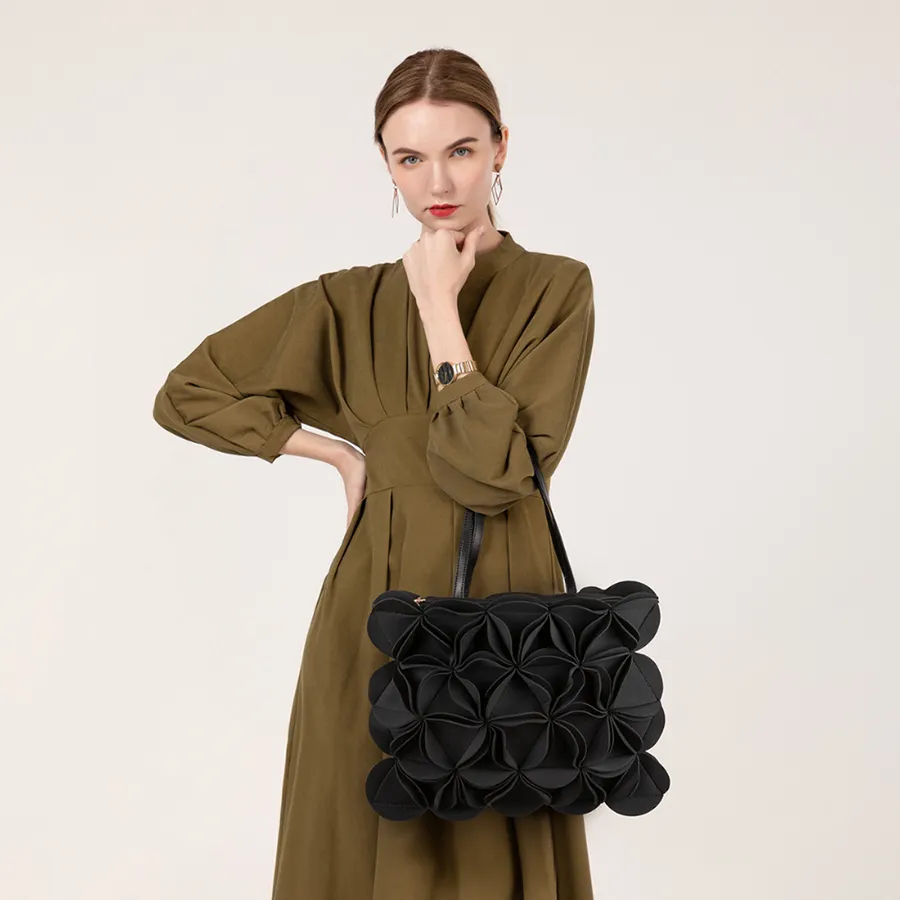 Elegant Floral Square Design Women&prime;s Phone Bag, Wallet, and Shoulder Bag