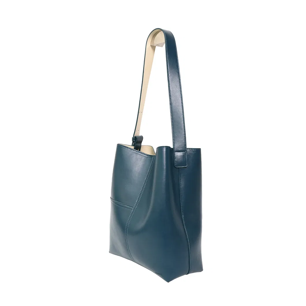 Chic Black Handbag with Ergonomic Design for Women&prime;s Everyday Comfort