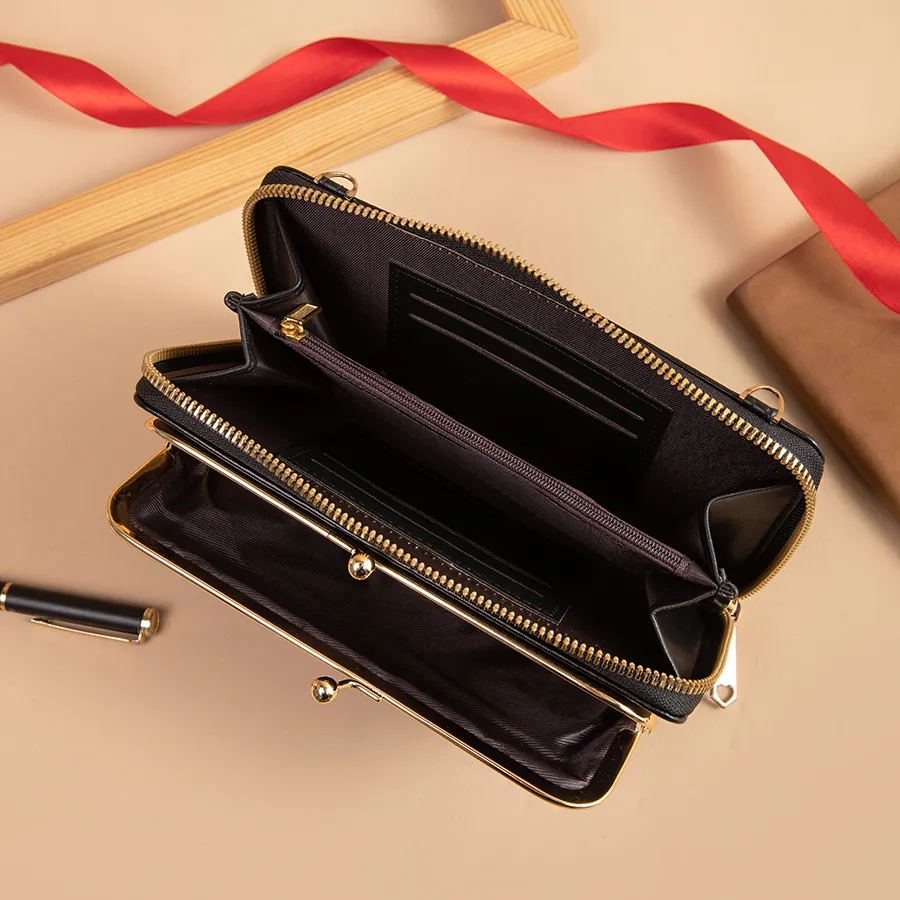 Elegant and Fashionable Checkered Design Zip Wallet for Women