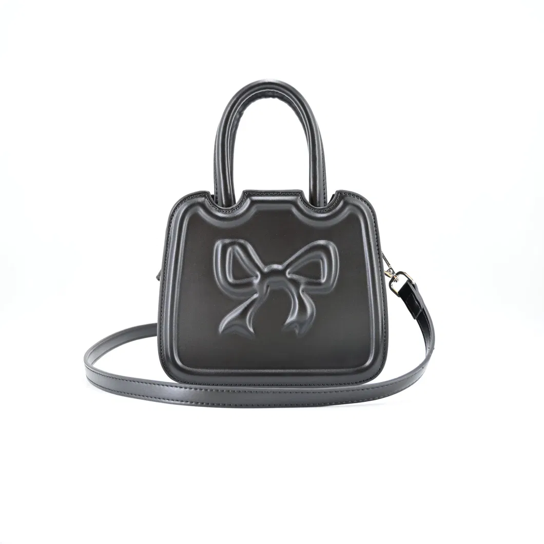Timeless Black Handbag: The Essential Accessory for Every Trendsetting Woman
