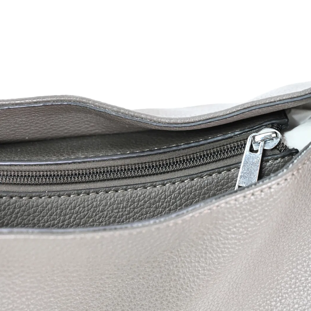 Elegant Chic Leather Handbag for The Modern Sophisticated Woman