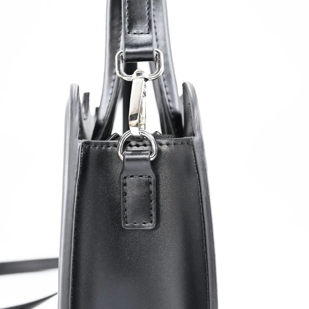 Timeless Black Handbag: The Essential Accessory for Every Trendsetting Woman