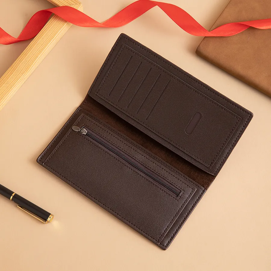 Vintage-Textured Black and Brown Men&prime;s Wallet and Card Holder