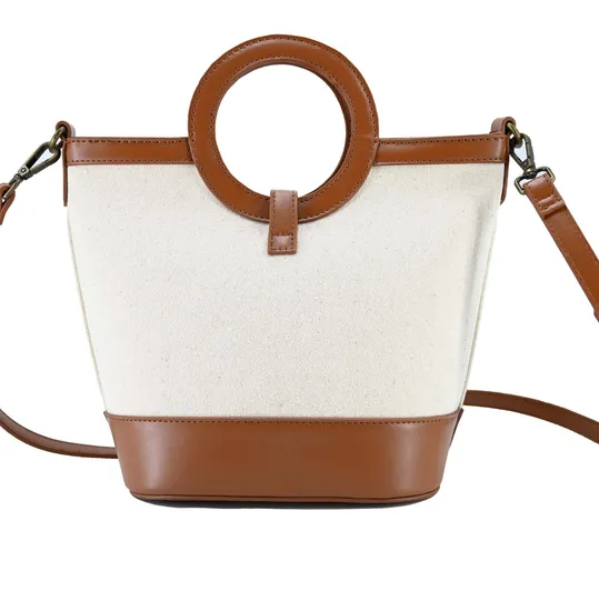 Chic Luxurious Tote Bag for Stylish Modern Women