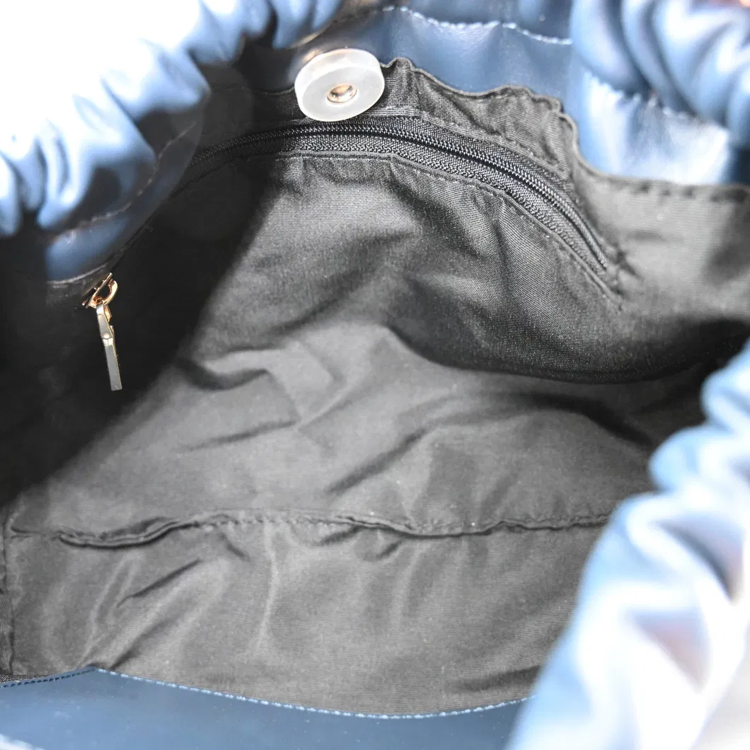 Effortlessly Stylish Women&prime;s Crossbody Bag for Daily Convenience
