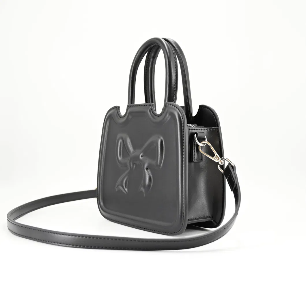 Stylish Black Handbag The Ultimate Accessory for Trendy Women