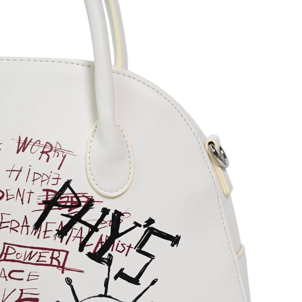 Chic off-White Handbag with Distinctive Japanese Design Elements