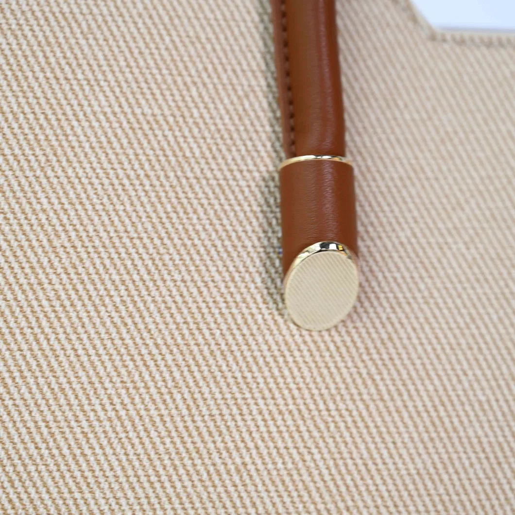 a Brown Ladies&prime; Handbag with a Strong Sense of High-End Design