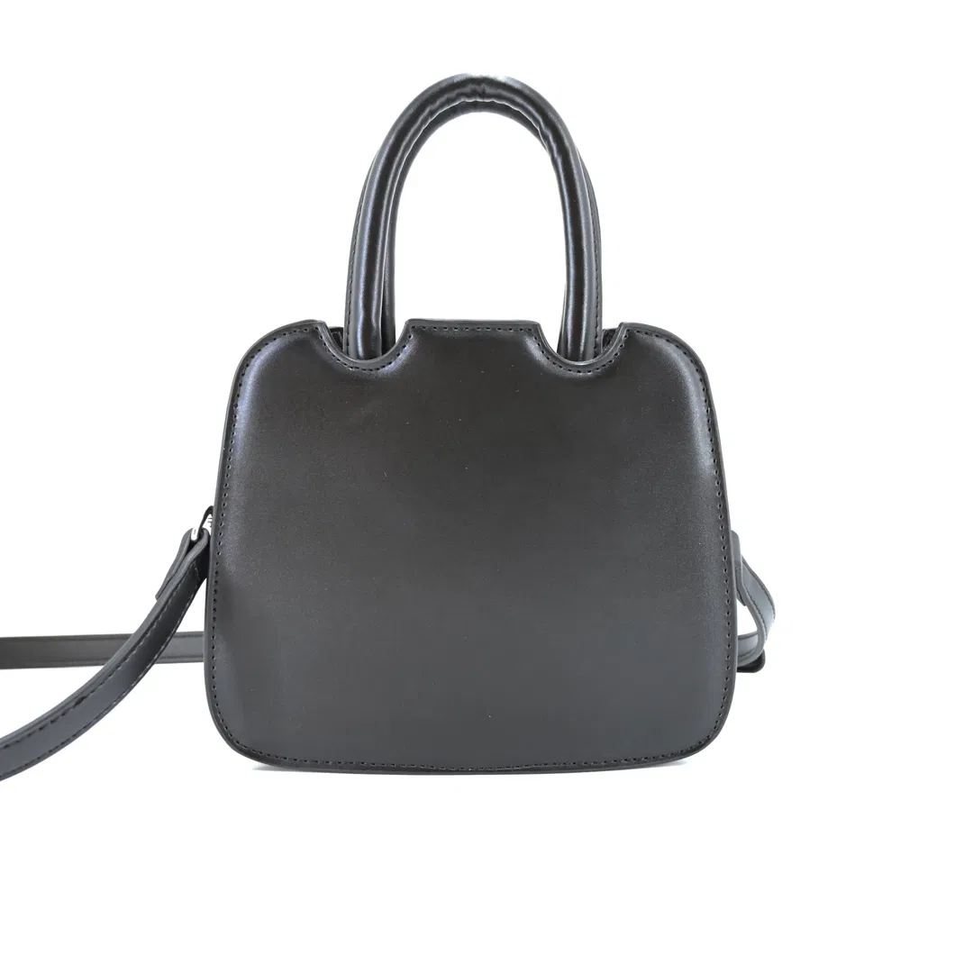 Timeless Black Handbag: The Essential Accessory for Every Trendsetting Woman
