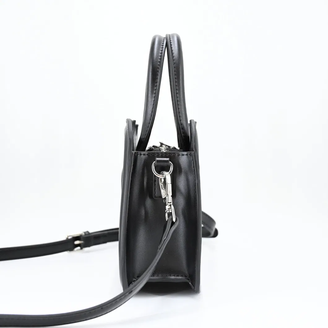 Stylish Black Handbag The Ultimate Accessory for Trendy Women
