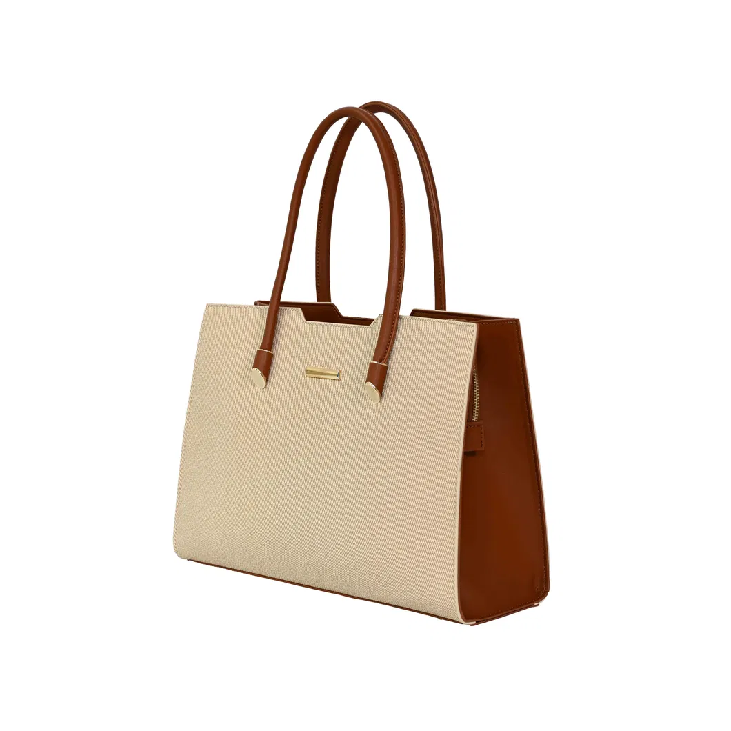a Brown Ladies&prime; Handbag with a Strong Sense of High-End Design