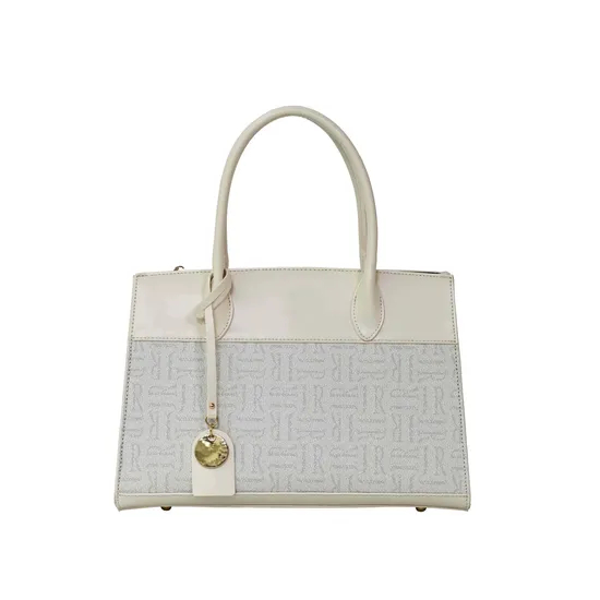 Refined Women′s Tote Handbag Featuring off-White Splicing and Clean Aesthetic