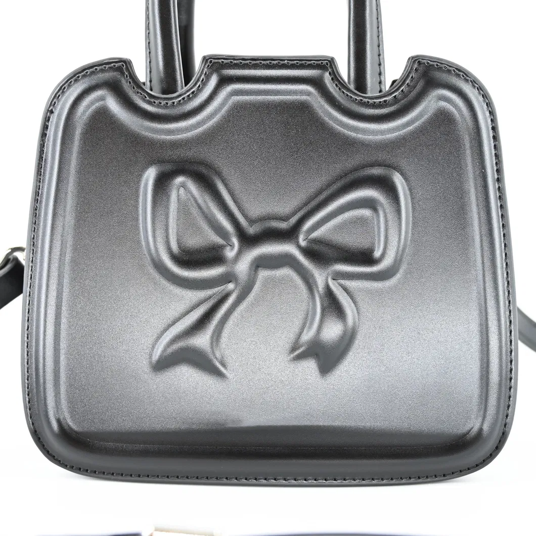 Timeless Black Handbag: The Essential Accessory for Every Trendsetting Woman
