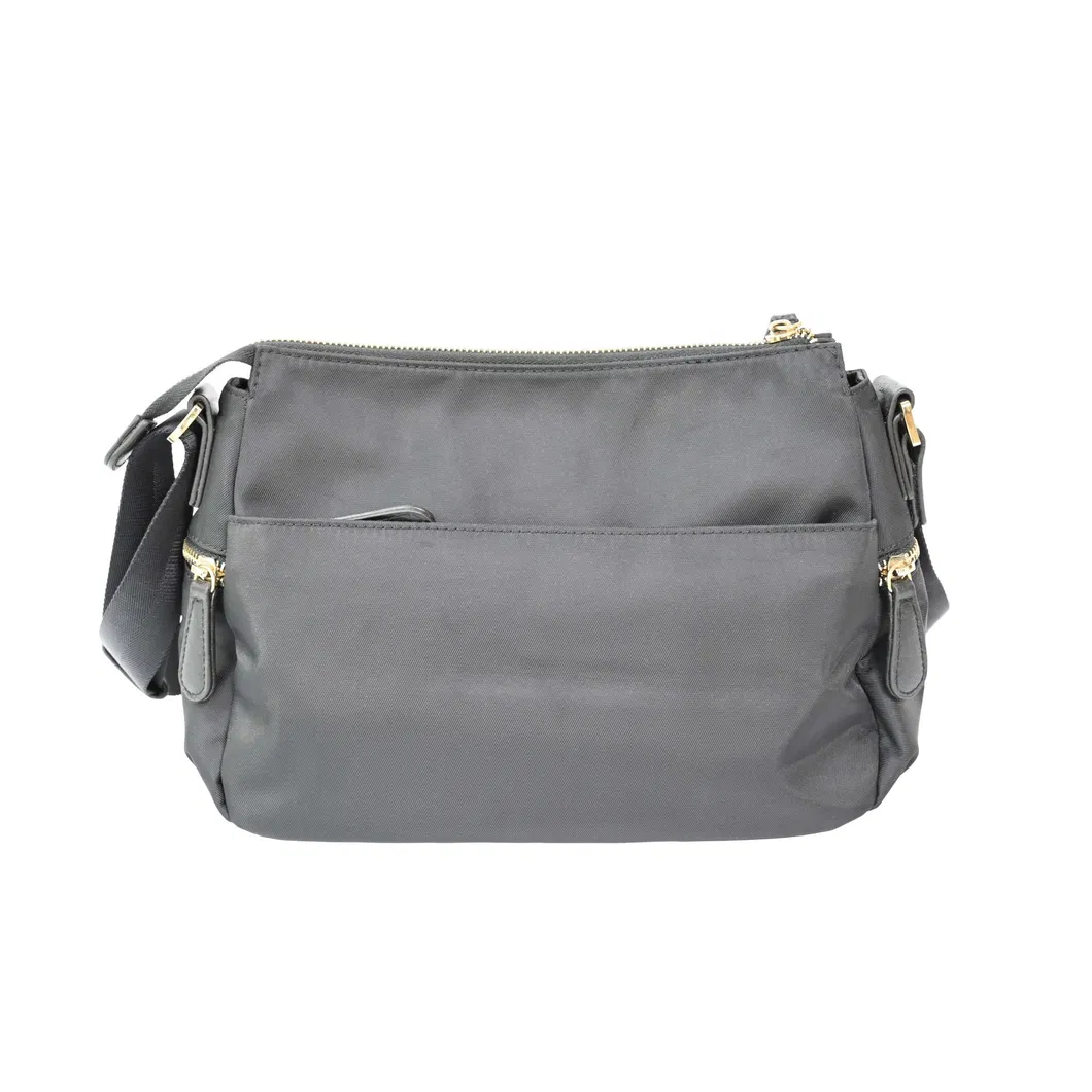 Sleek Black Urban Shoulder Bag - Perfect for Office Commutes and Travel Adventures