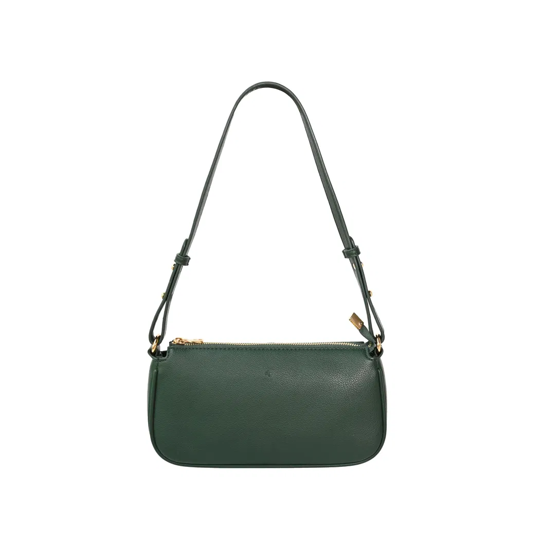 Elegant Leather Shoulder Bag for Everyday Style and Function