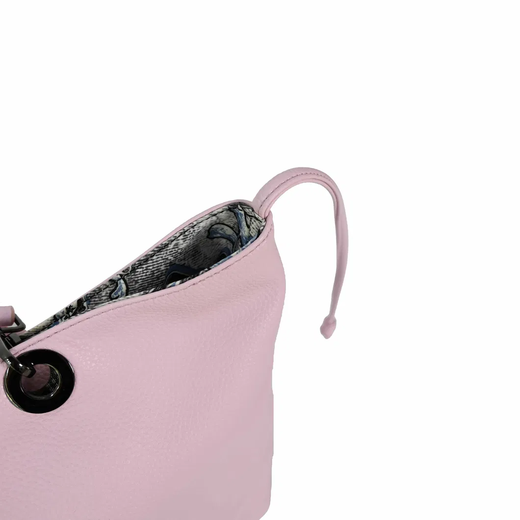 Chic Pink Leather Tote Bag for Trendy Fashion Enthusiasts