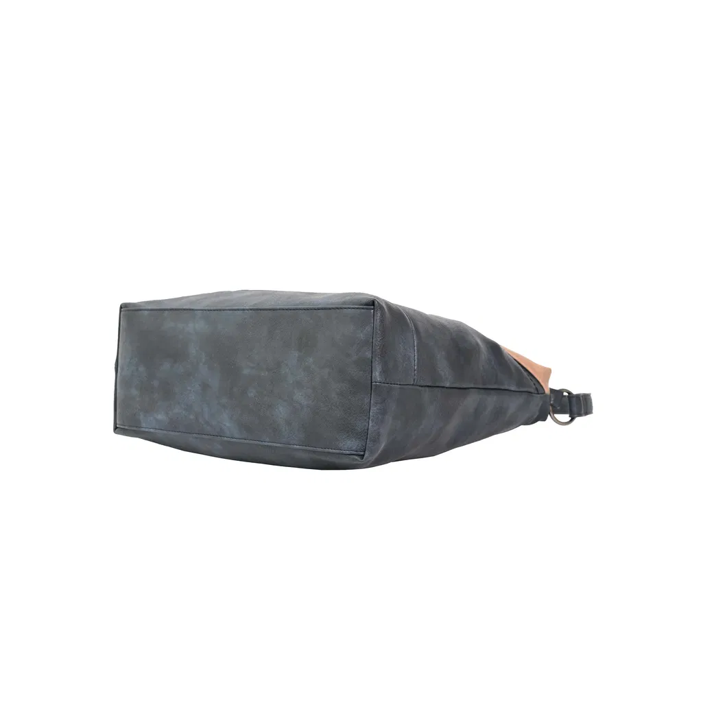 Stylish Leather Handbag for Women - Chic Underarm Design for Everyday Use