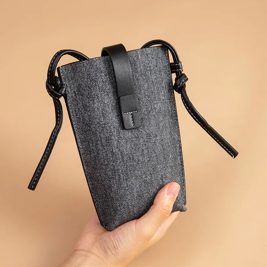 Stylish Minimalist Portable Canvas Storage Pouch for Organizing