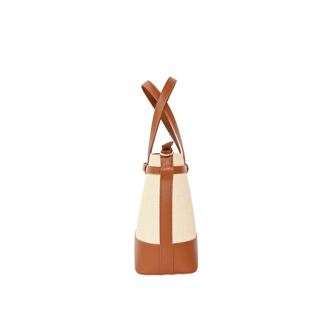 Chic Brown Leather Zip-Top Shoulder Bag: Timeless Style Meets Everyday Functionality