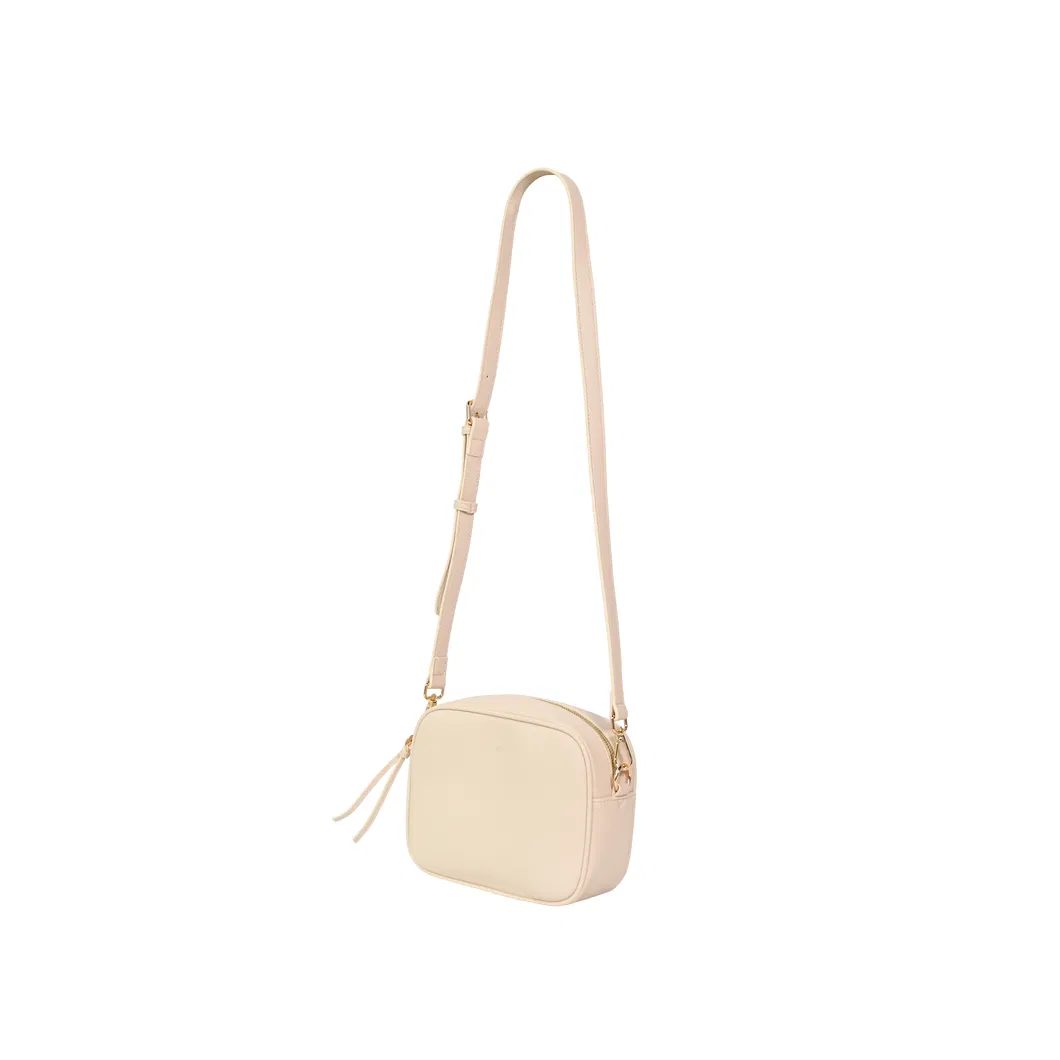 Stylish Ivory Crossbody Bag for Everyday Elegance and Functionality